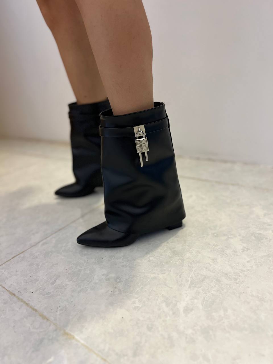 نیم بوت گیونچی Givenchy